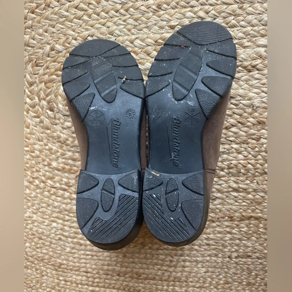 Blundstone Heeled Chelsea Boots - Picture 3 of 7